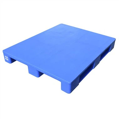 Palety plastikowe z solidną platformą